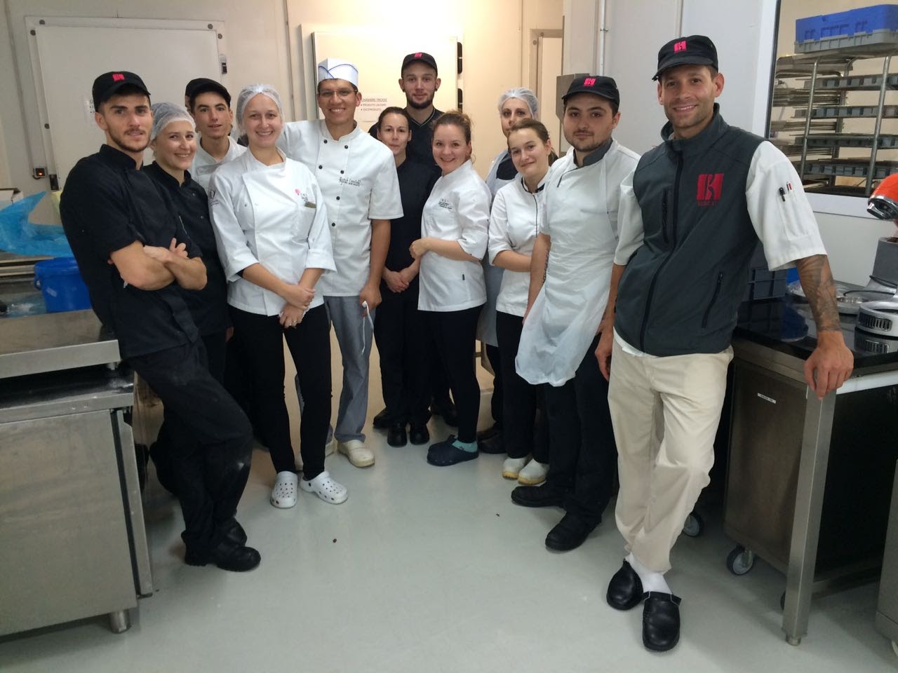 Trabalhando na Cozinha de Sébastien Bouillet em Lyon, França